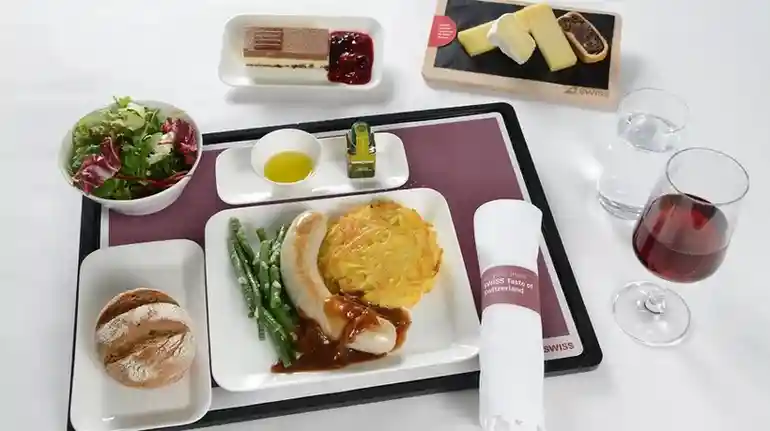 ¿Cómo saber si mi vuelo incluye comida copa airlines?